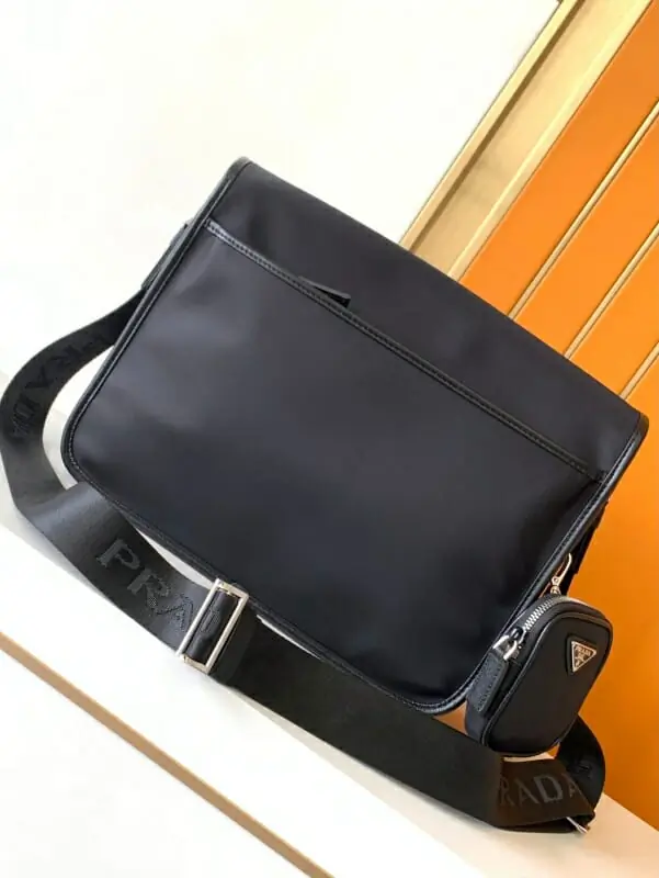 prada aaa homme mini sac a main s_117aa402